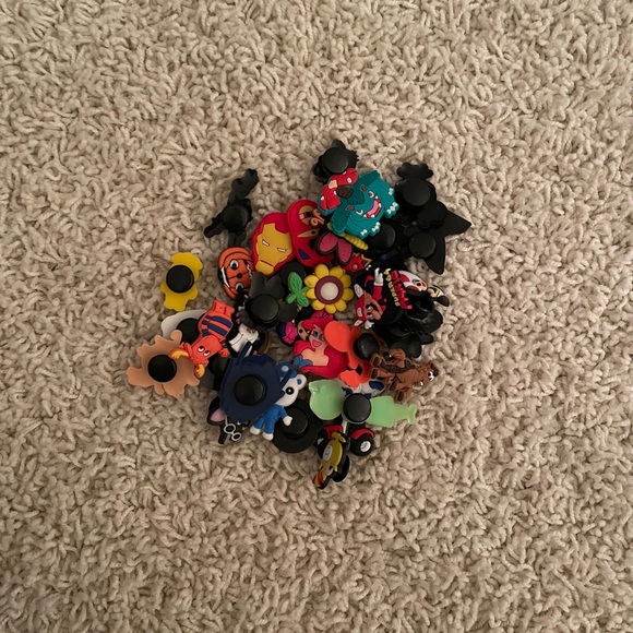 Pack of 10 jibitz (for crocs) ✨MYSTERY✨ - Picture 3 of 4